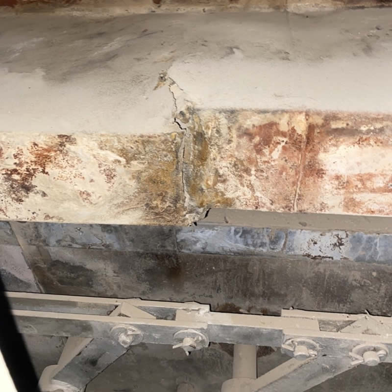 風門(damper)上方金屬膨脹接頭本體破損